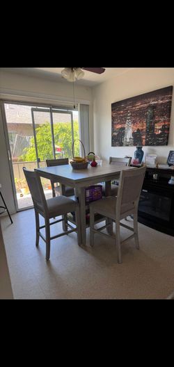 Counter Height Dining Table Set with 4 Chairs