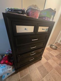 Dresser good condition