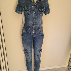 Traje de mesclilla estilo pechera pegado ...medida .M