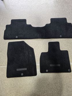 Kia Telluride Logo'd OEM carpet floor mat set BRAND NEW & MORE ITEMS POSTED HERE