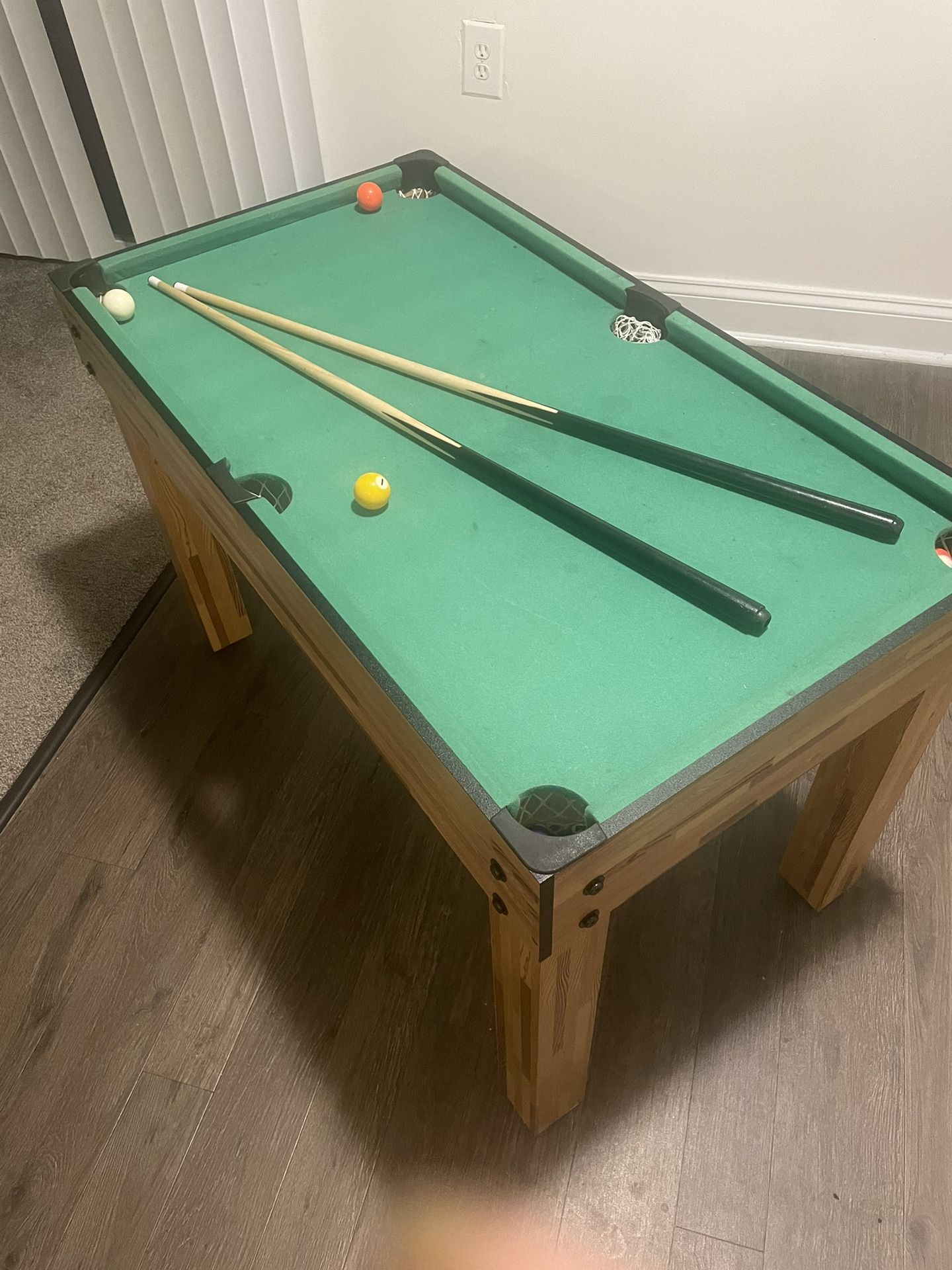 Mini Pool Table