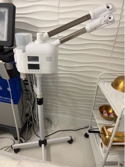 Facial steamer with ozone