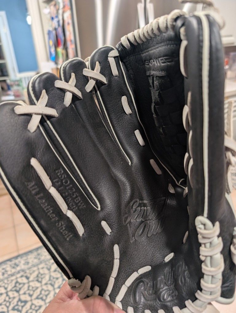 Rawlings Shut Out 12.5" Fastpitch Softball Glove