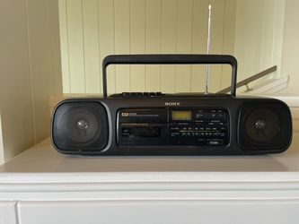 Vintage 1990’s Sony CFD Boombox /AM-FM Radio