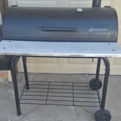 Grill smoker