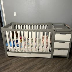 Graco Remi 4 In 1 Convertible Crib & Changer With Drawer 