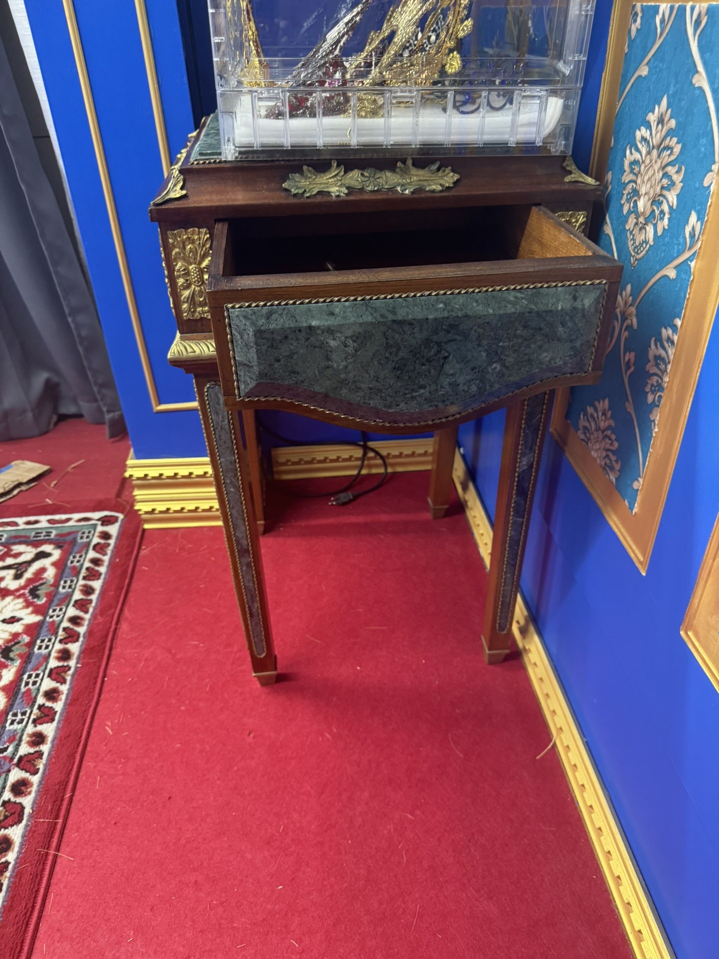 MESA ANTIQUE DE MARMOL