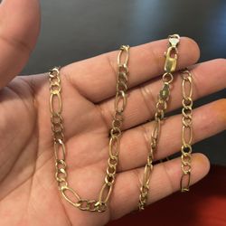 10k Gold Figaro Chain 