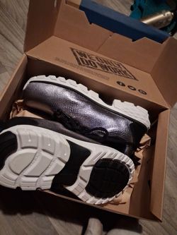 Steel toe ladies shoe