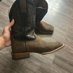 Ariat Boots Size 8M