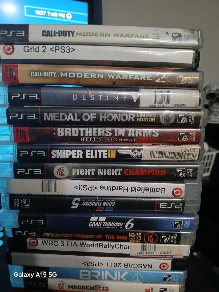 21 Games 2 Controller And 2 Ps3 That Need Work21 Games work 2 controllers work. And 2 ps3
Systems both have issues.