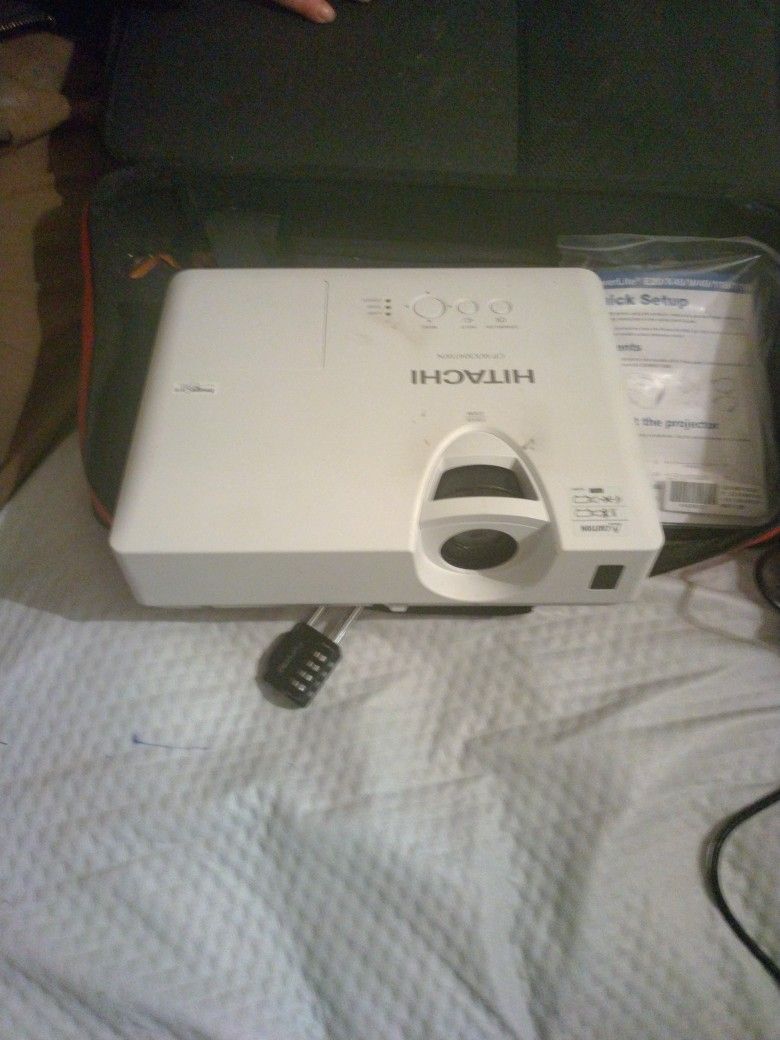 Hitachi Projector X3041