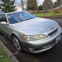 2000 Lexus ES 300 Platinum Series 