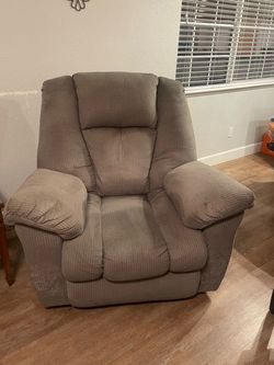 Oversized recliner