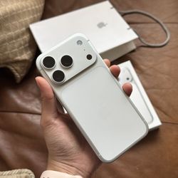 NEW iPhone Pro Max 17 Unlocked 