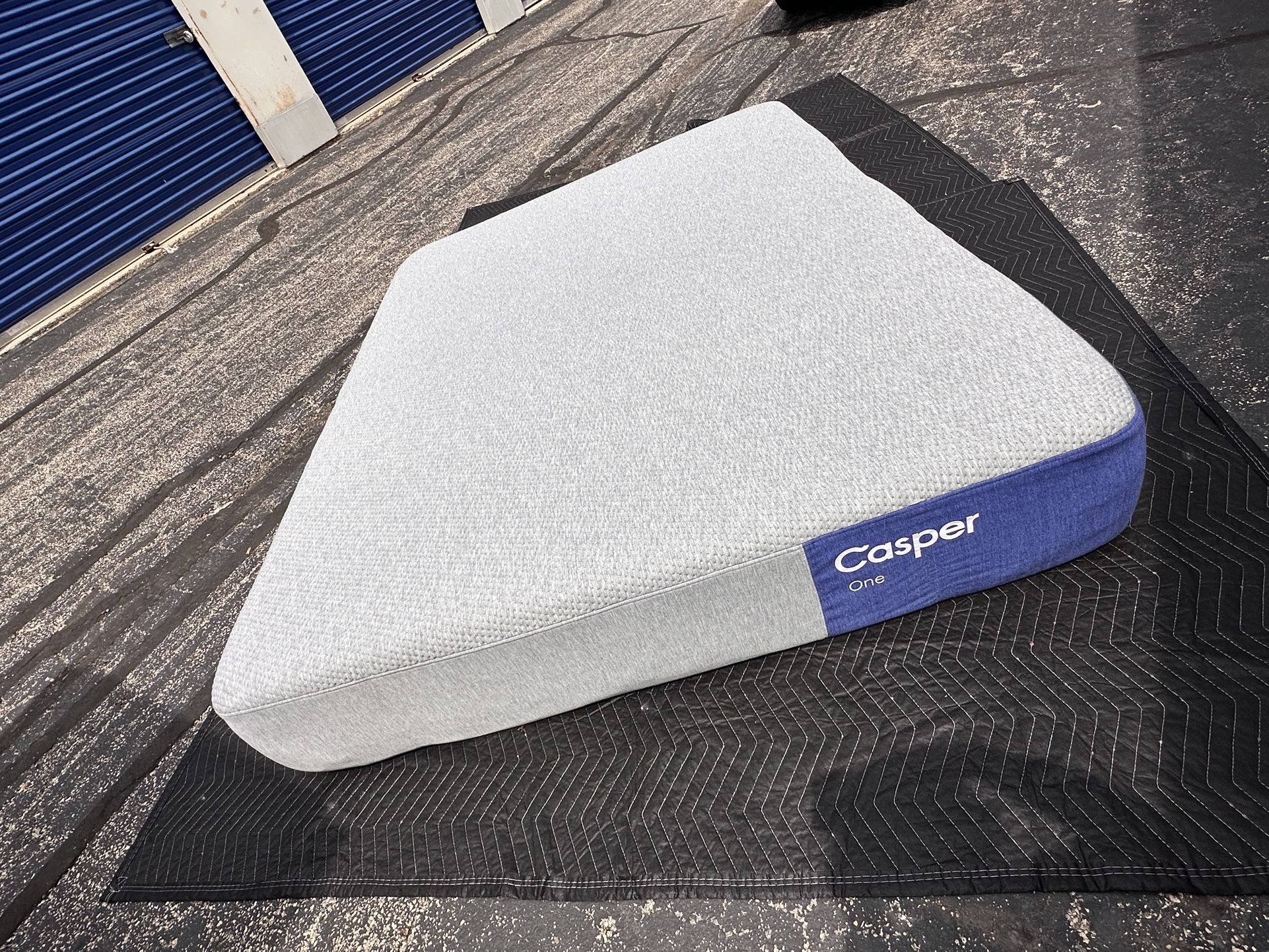 Casper, One, Queen excellent condition