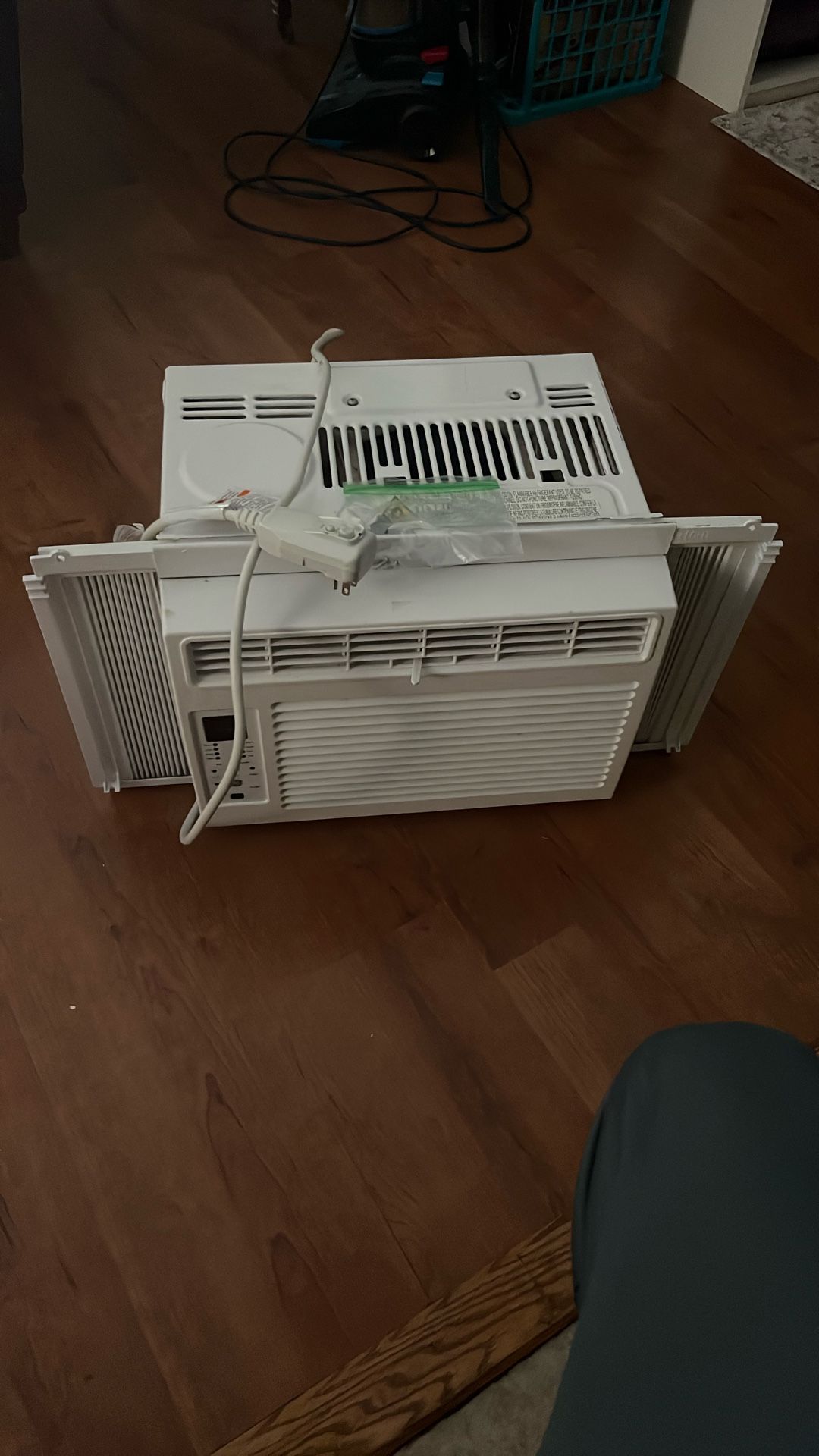 GE Room Air Conditioner 6000BTU/H Model AWFS06BWL1
