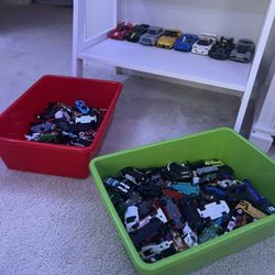 195 Hot Wheel Cars (With Free Car Suitcase)