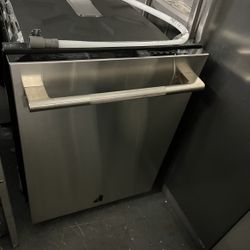 Jenn Air Stainless Steel Dishwasher 3 Racks