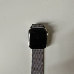 Apple Watch Series 8 (GPS + Cellular) 41mm Stainless Steel Case