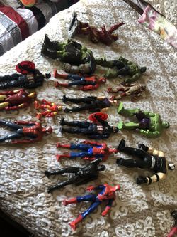 Tengo Todos Estos Muñecos 