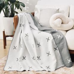 Brand NEW 50”x70” Super Soft 2 Sides White & Grey Fabric Throw Blanket Thumbnail