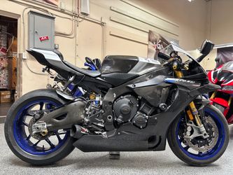 2019 Yamaha R1M