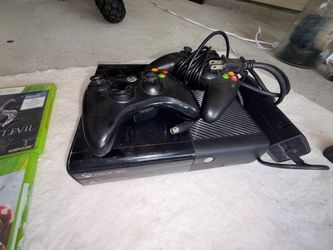 Xbox 360 Slim Console with Controller and Games