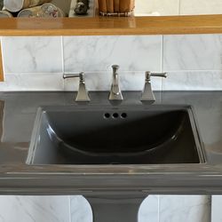 Kohler memoirs Stately Design Pedestal 