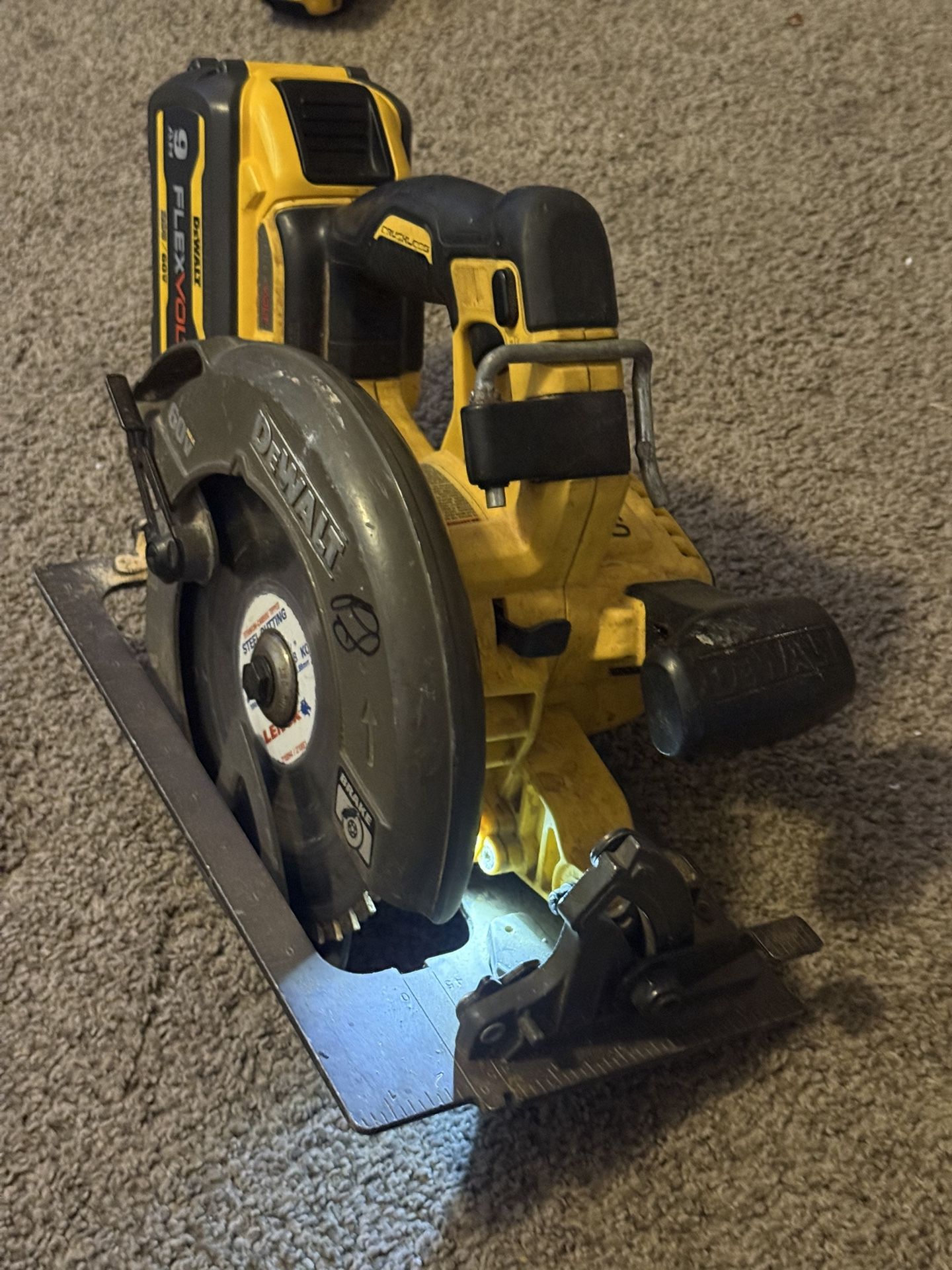 DeWalt Battery Powered Circular Saw