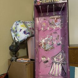 Display Box For Selling Items 