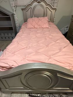 Twin princess bed