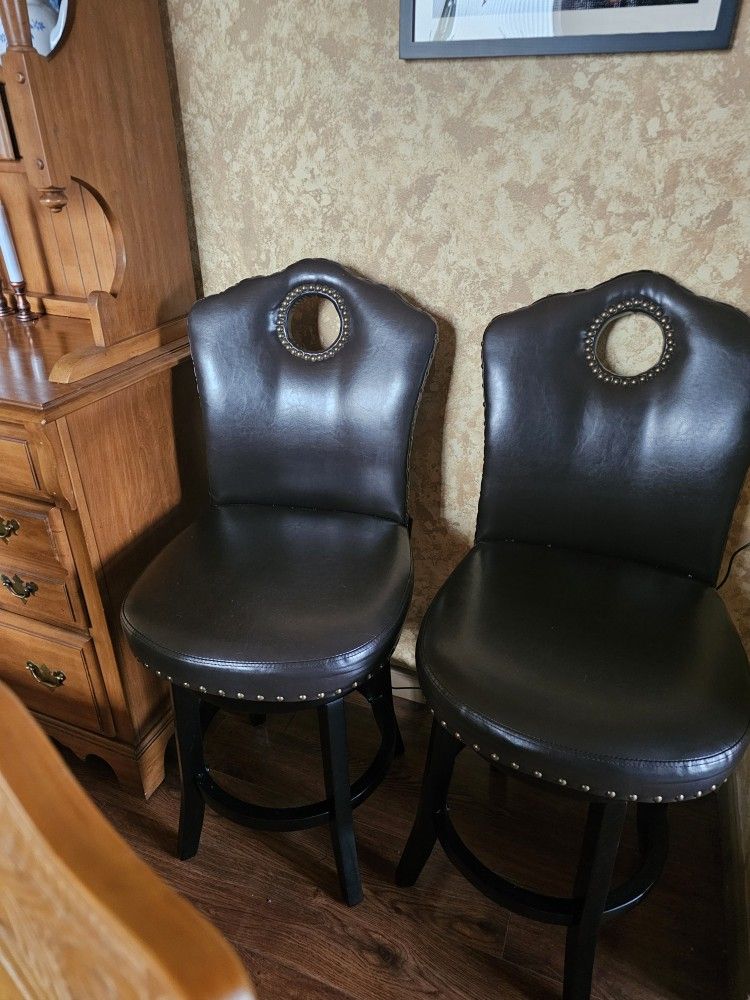 4 Bar Stools