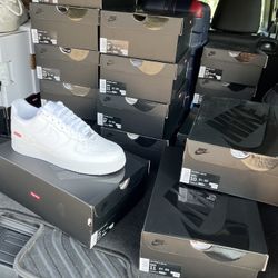 Air Force 1 x Supreme Brand New With Socks