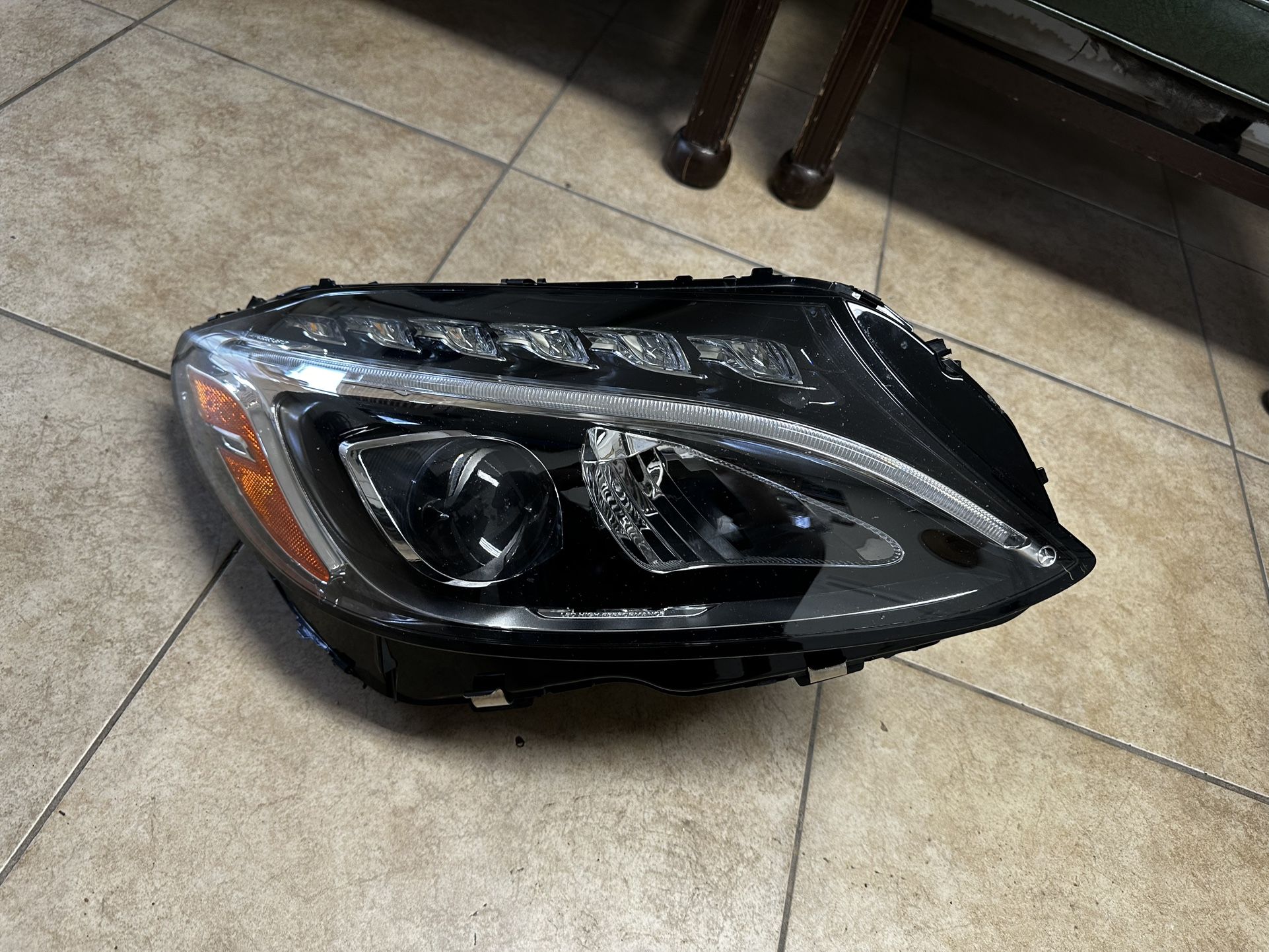 15-18 Mercedes Benz C300 W205 Front Passenger Headlamp