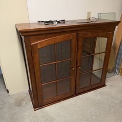 Lane Furniture Light up China cabinet with glass shelves