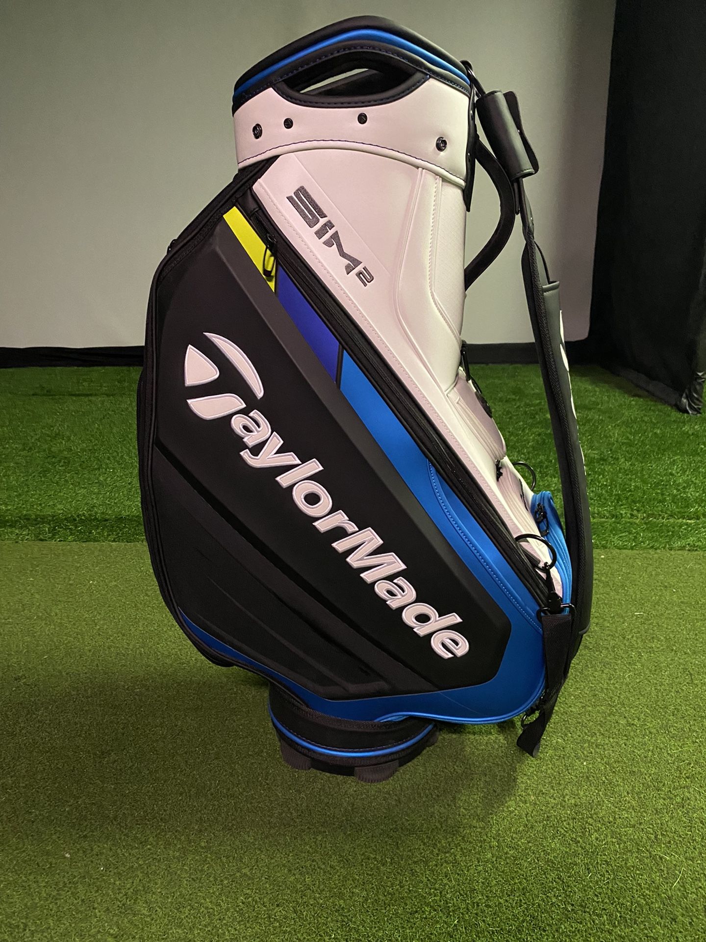 Taylormade Sim2 Tour Staff Bag