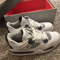 Jordan 4 Military Black Size 10