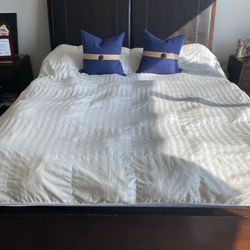 CalKing Bedroom Set