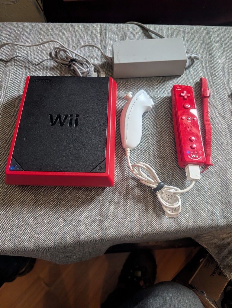 Wii Mini Complete Bundle With Game