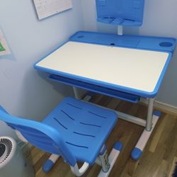 Kids Desk And Chair Set