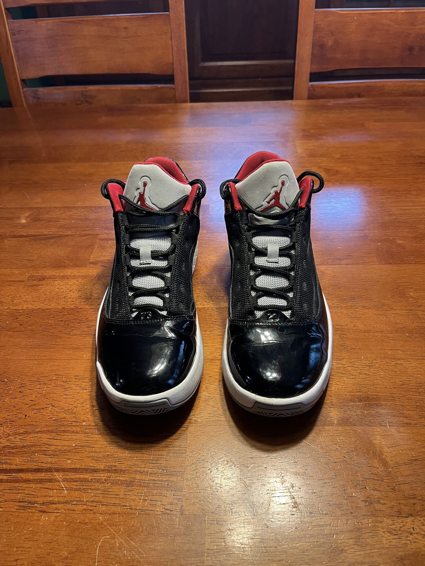 Nike Air Jordan Max Aura 2 Men Size 8