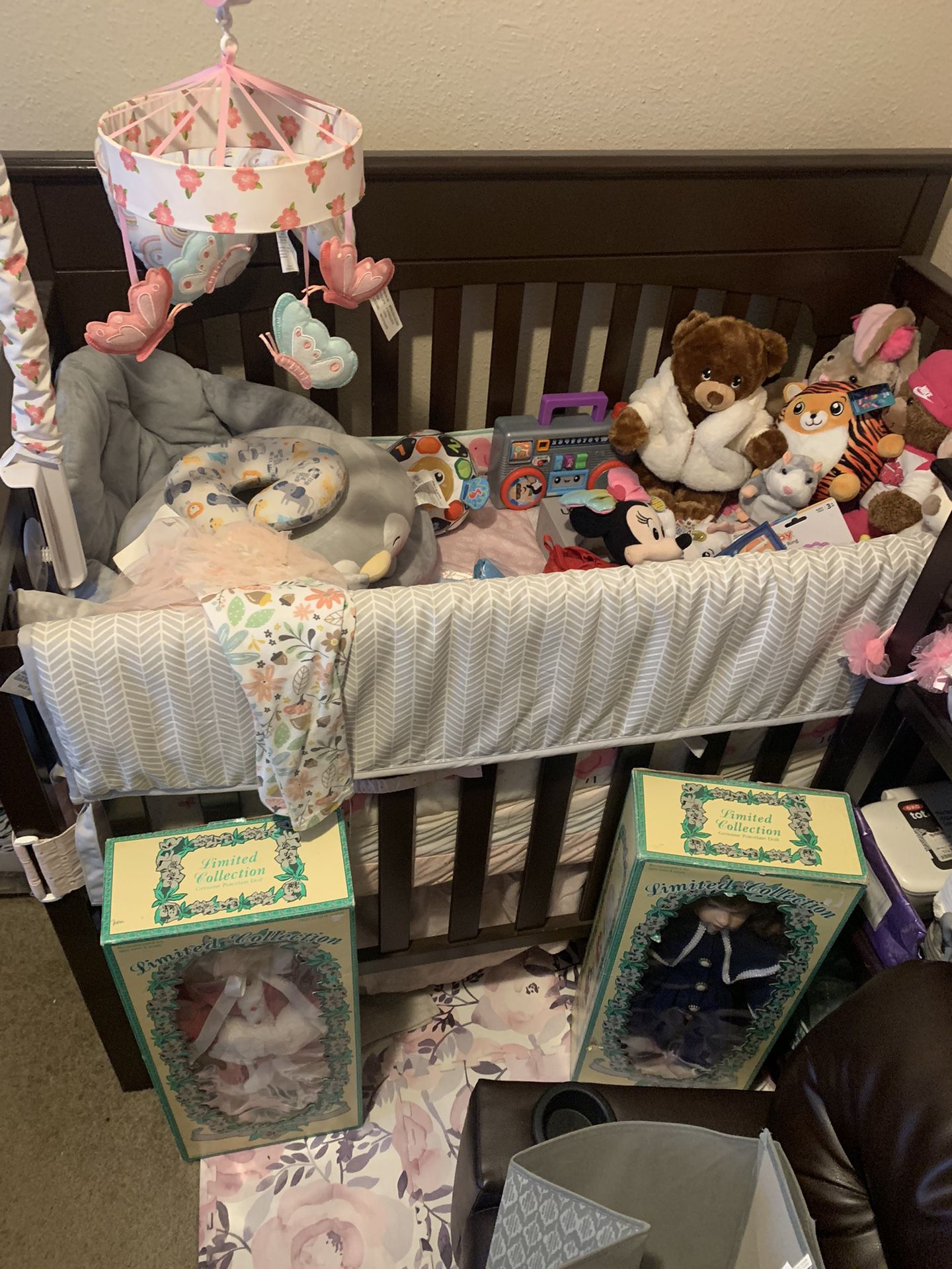 Crib , Changing Table and Mattress 