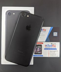 iPhone 7📱 32GB. Factory unlocked 🔓 Like new condition 🎁 With warranty 🧾