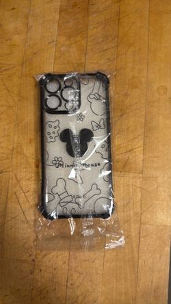 iPhone 16 pro max Minnie Mouse case.