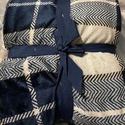 Amy Miller Velvet Throw Sherpa Navy Gray.  NEW