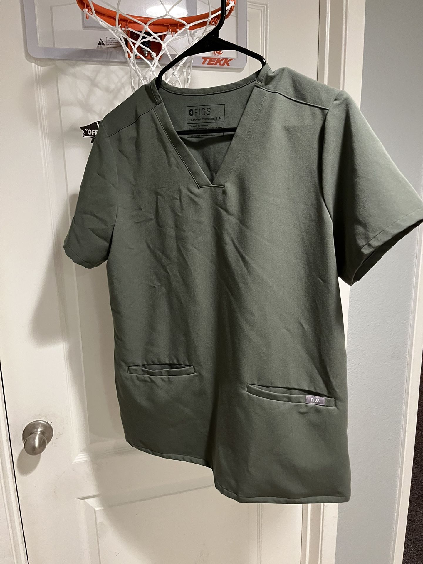 FIGS Scrubs M Top