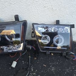 2009 Nissan Xterra Head Lights