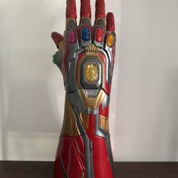Marvel’s Iron Man Infinity Gauntlet - Hasbro Replica