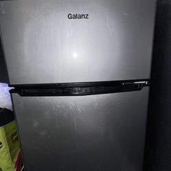 Mini Fridge 